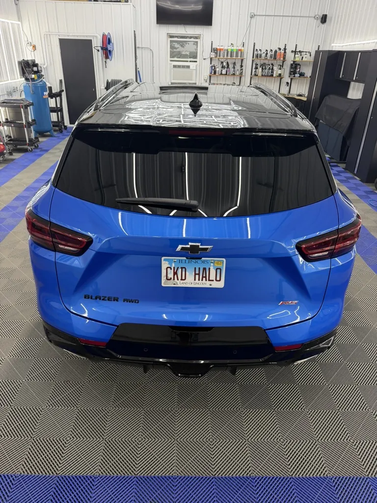 Rear of a blue Blazer RS with deep gloss paint